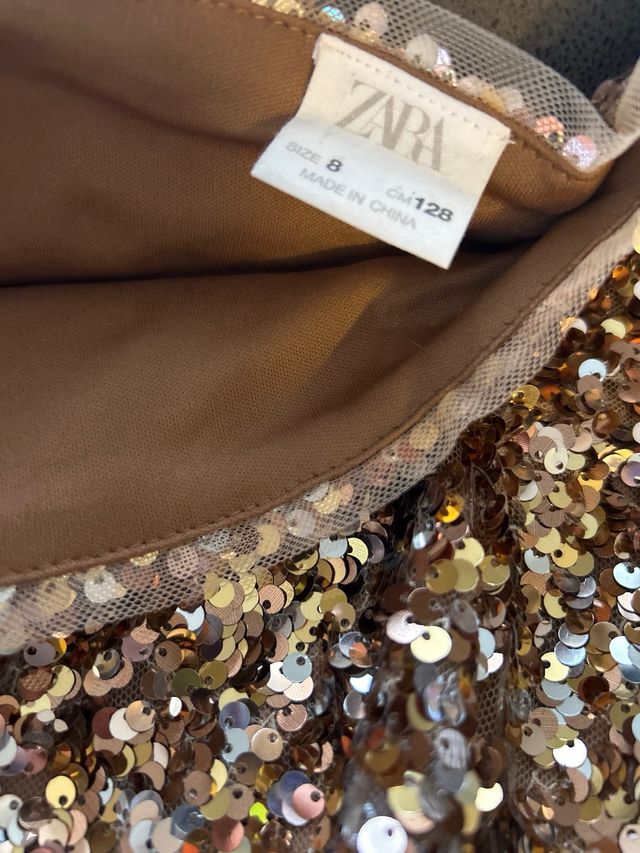 Falda brillante niña