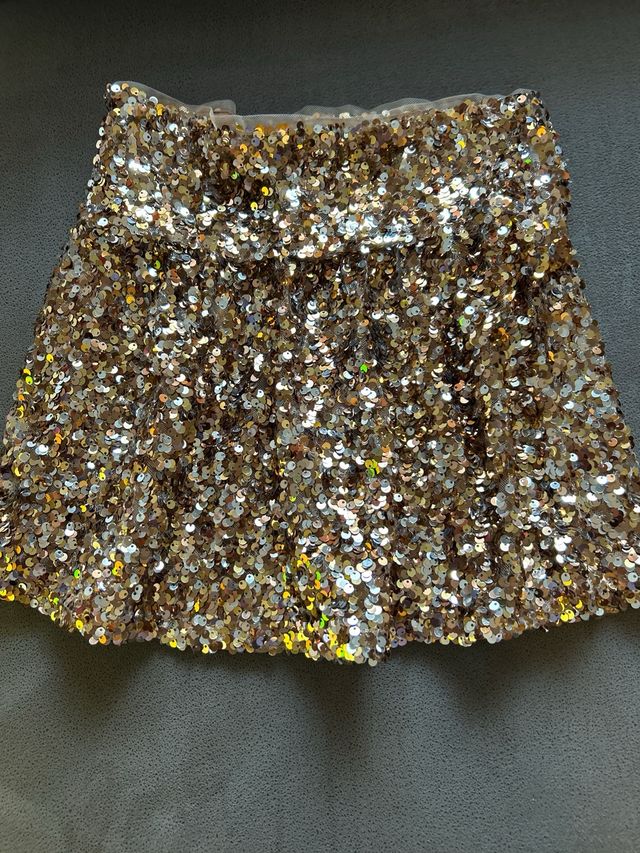 Falda brillante niña