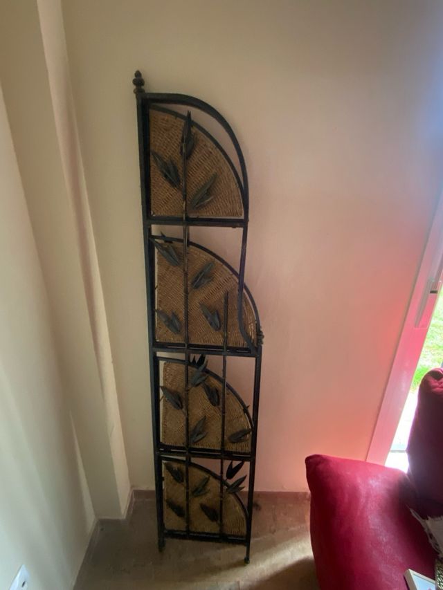 Estanteria forja y mimbre