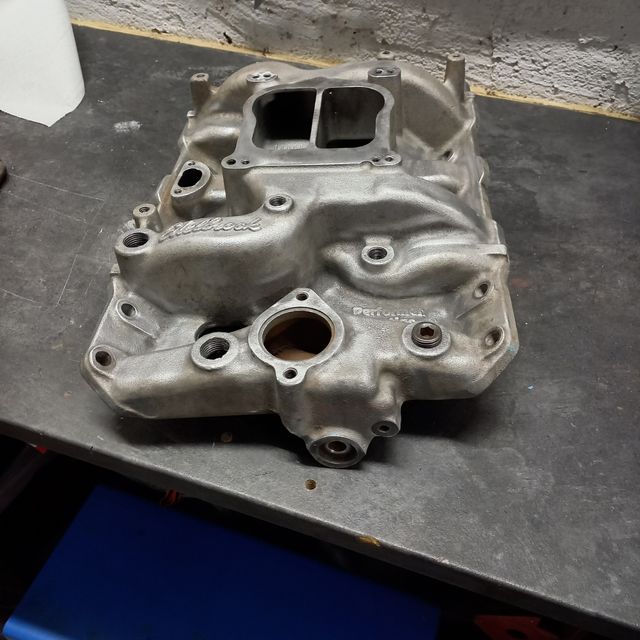 Admision Pontiac V8 Edelbrock modelo 2156