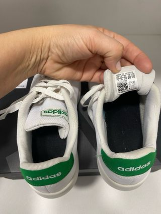 Bambas Adidas niño. Núm 35