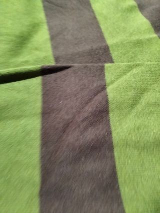 jersey de rayas verde y marrón 