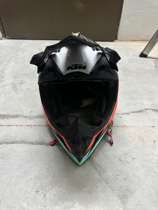 Casco Airoh KTM talla S. Carbono