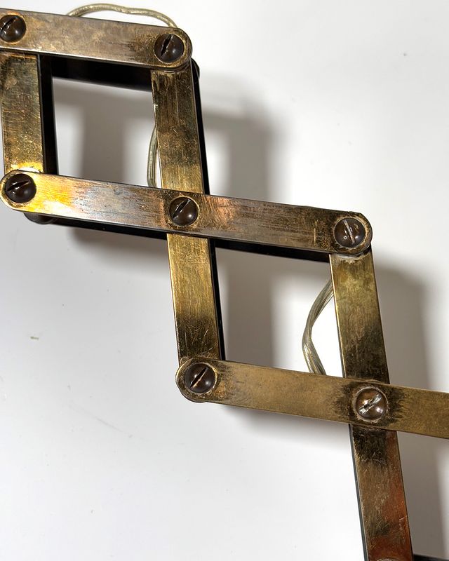 Lampada da parete a forbice in ottone anni 50