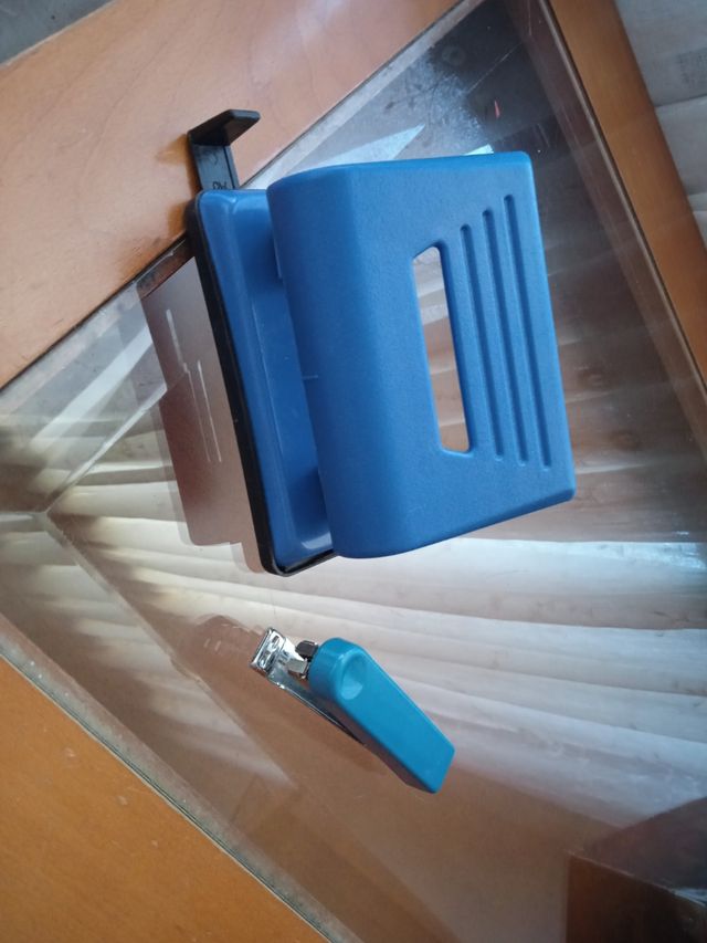 Grapadora y perforadora