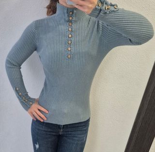 Jersey cuello alto botones