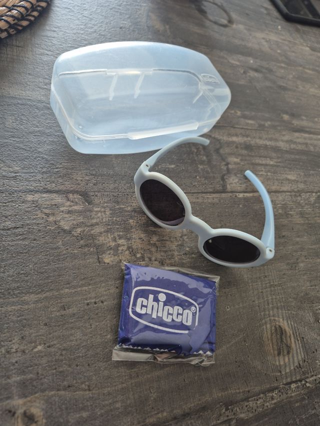 occhiali da sole neonato  chicco