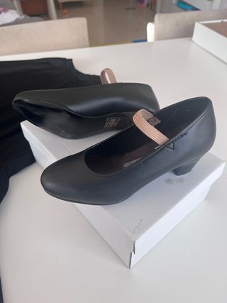 Falda flamenca T4 y zapatos tacon T28