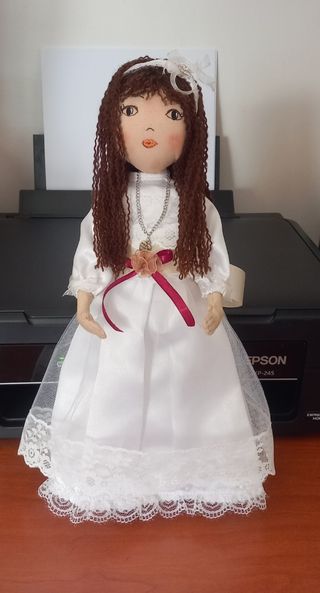 Inoltre... Bambole di pezza vestite da comunione