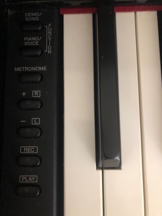 Piano digital Yamaha Arius YDP 162