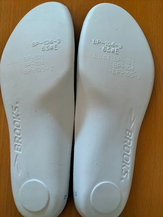 Plantillas de zapatillas Brooks. 39