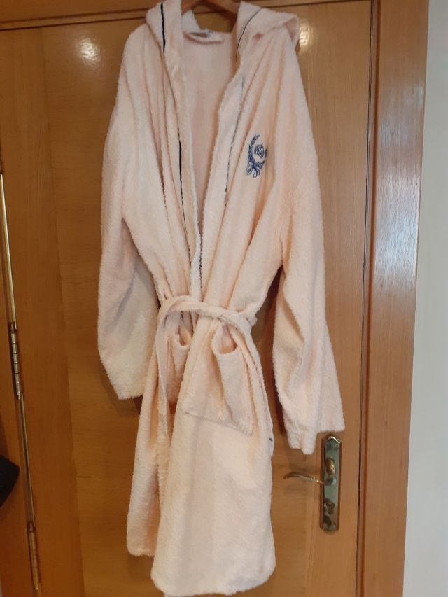 Albornoz unisex con capucha