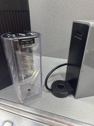 Cafetera Krups y complementos.