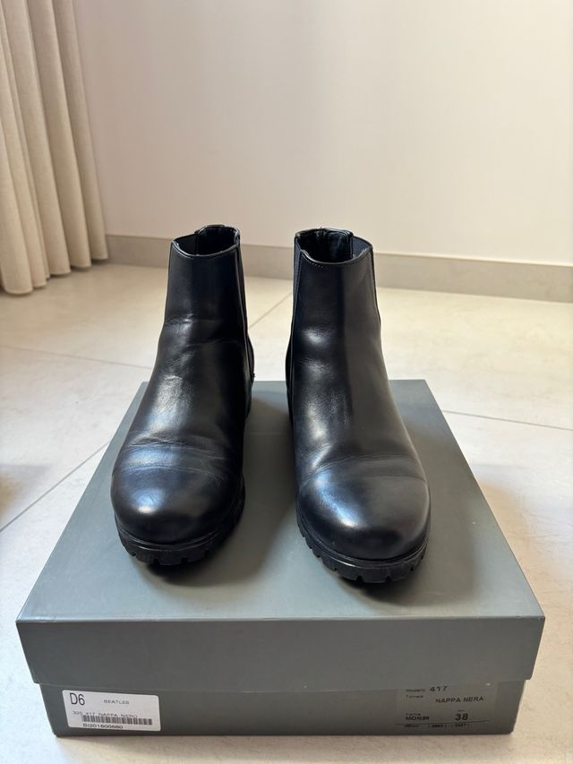 Stivaletti in pelle nera 38 nuovi