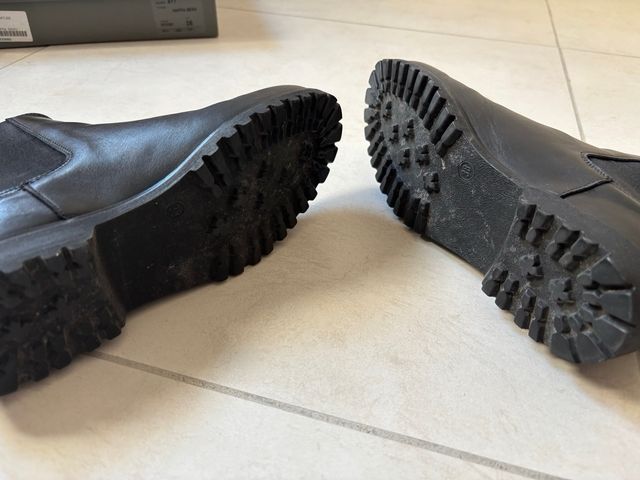 Stivaletti in pelle nera 38 nuovi