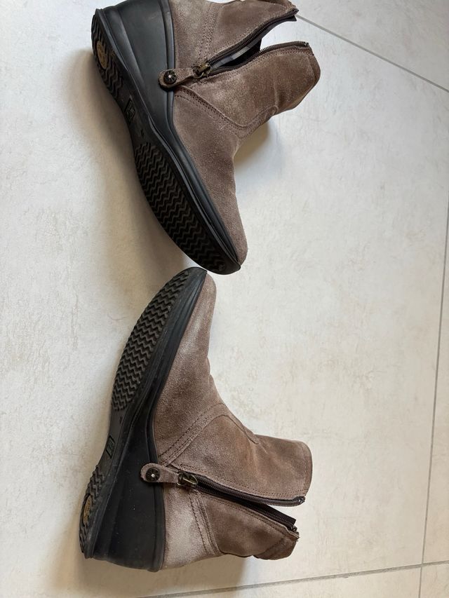 Stiavletto in camoscio marrone 37