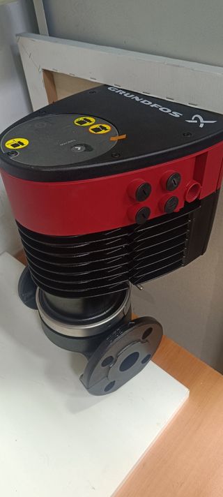 Recirculadora agua caliente Grundfos