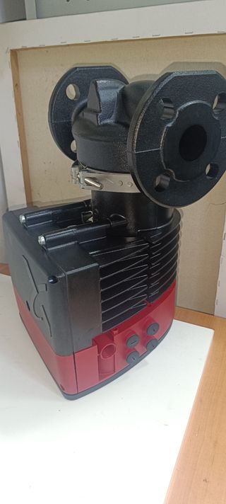 Recirculadora agua caliente Grundfos