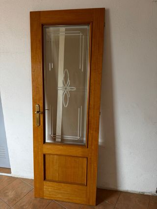 PUERTA DE MADERA 
