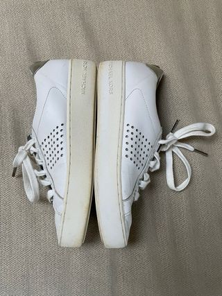 Playeras blancas. Michael Kors