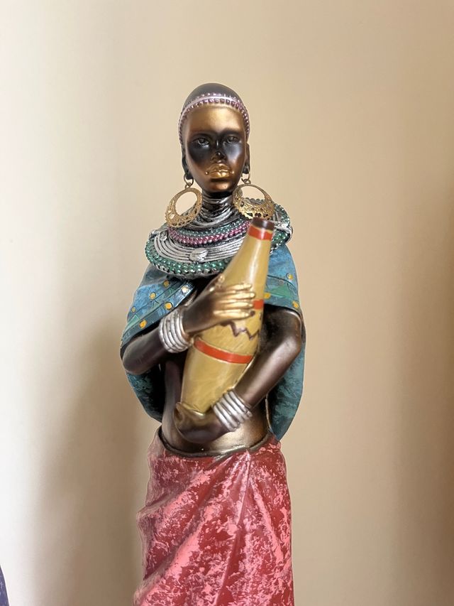 Figura étnica de ceramica nueva a estrenar