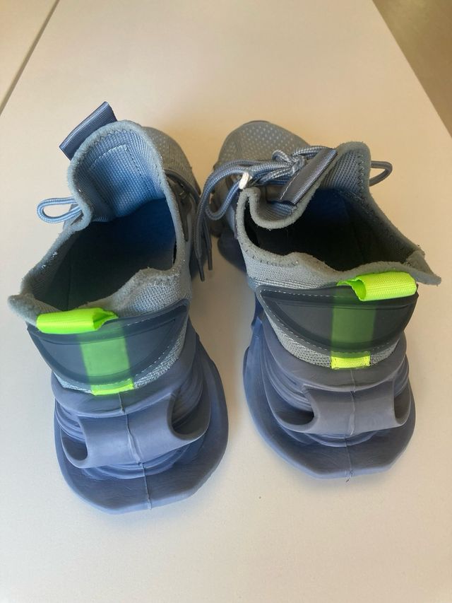 DEPORTIVA GRIS CLARO