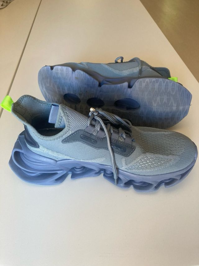 DEPORTIVA GRIS CLARO