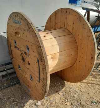Tapa de carrete de cables para mesa
