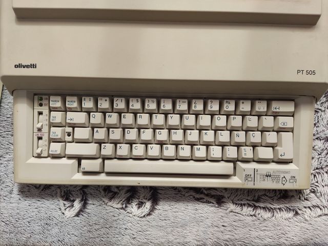 Máquina de escribir Olivetti