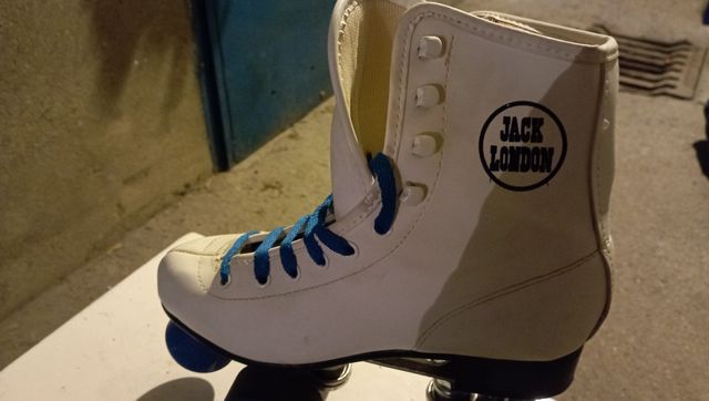 Patines de bota blanca