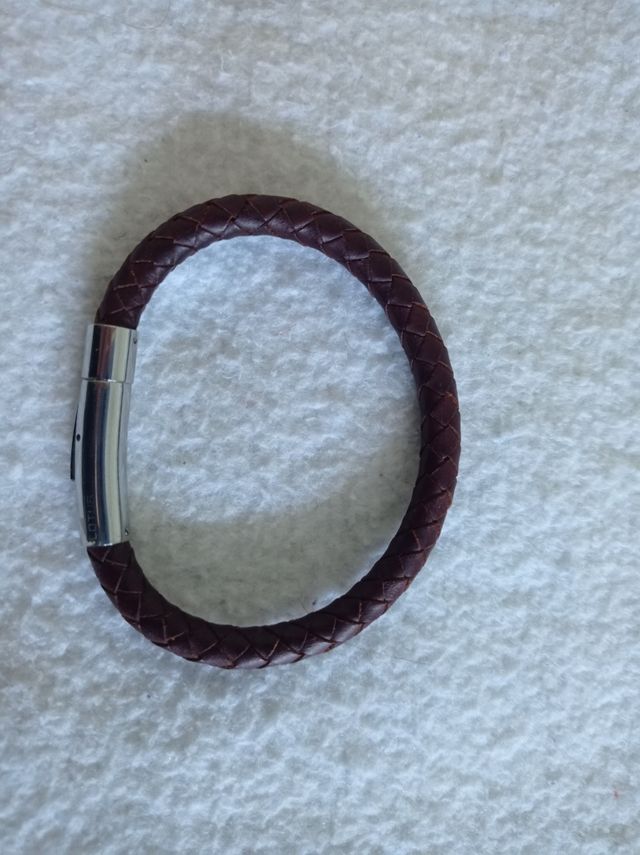 Pulsera de cuero y acero marca Lotus