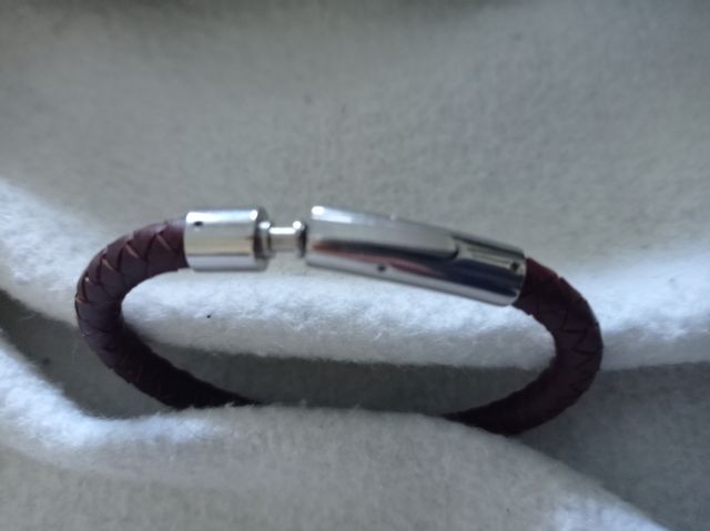 Pulsera de cuero y acero marca Lotus