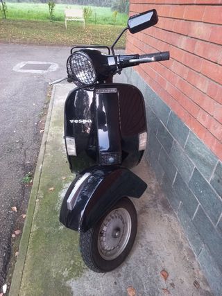 Vespa Piaggio 125 cc del 1980 in ottime condizioni