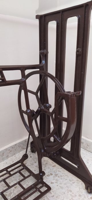 Mesa pie máquina de coser ALFA