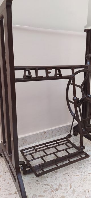 Mesa pie máquina de coser ALFA