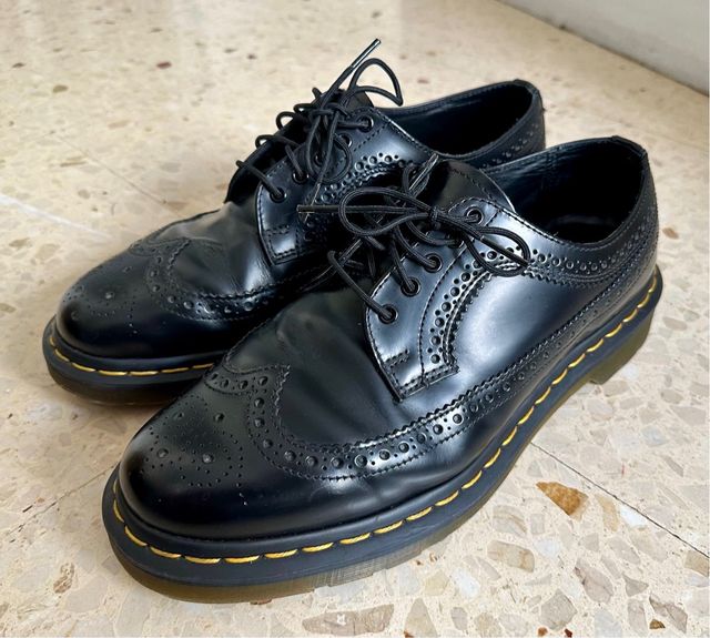 Dr. Martens 42