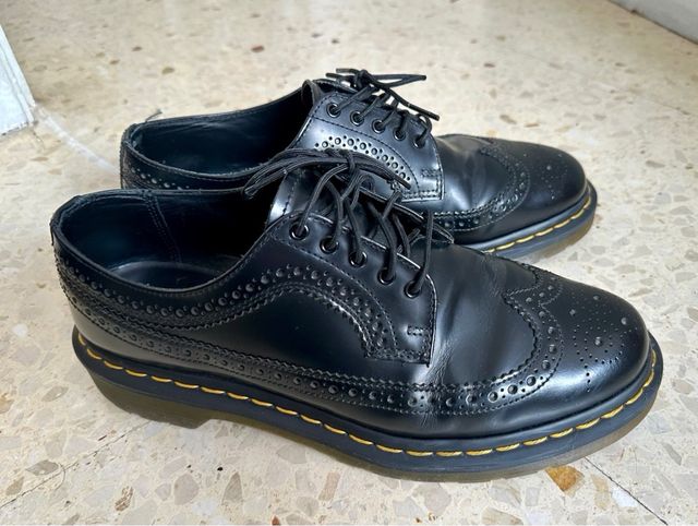 Dr. Martens 42