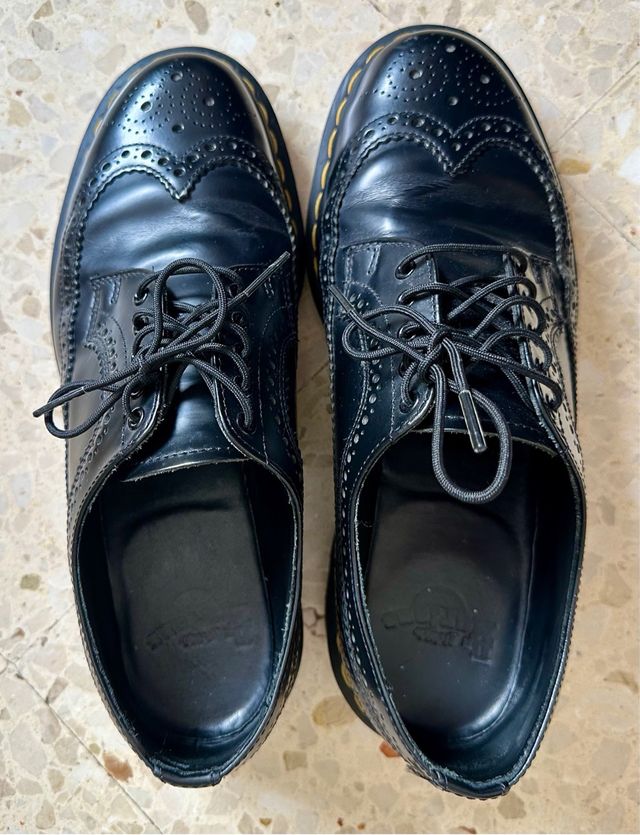 Dr. Martens 42