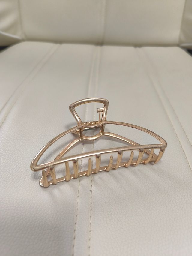 Pinza dorada Ale-hop