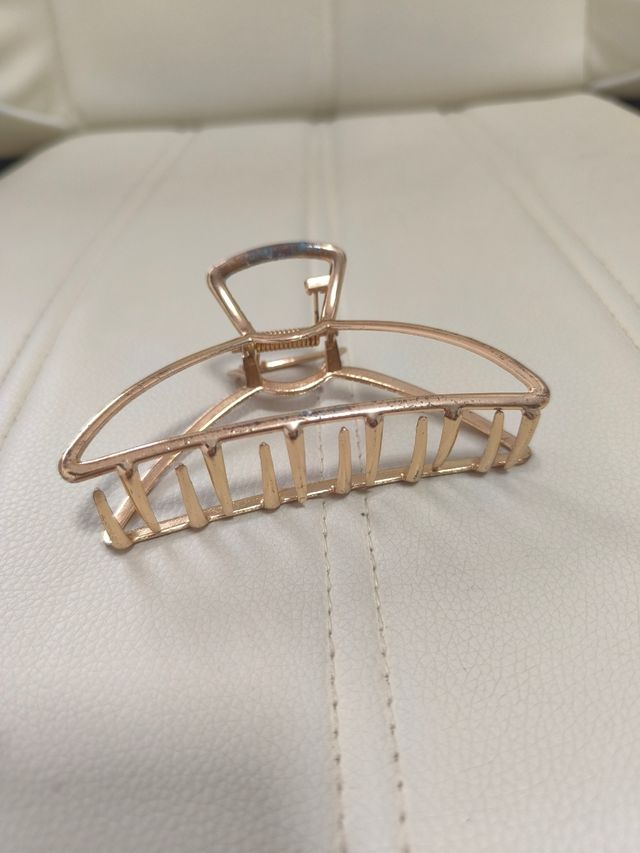 Pinza dorada Ale-hop