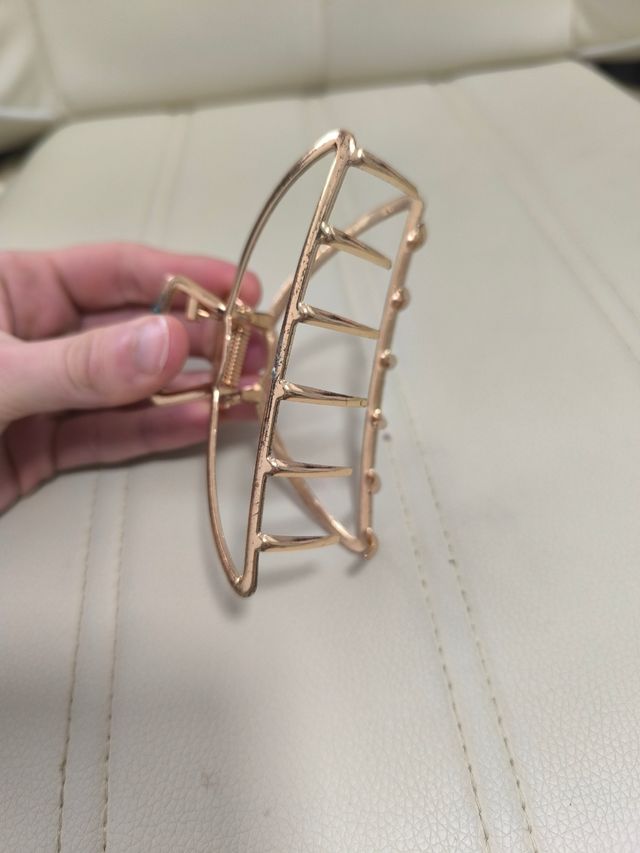 Pinza dorada Ale-hop