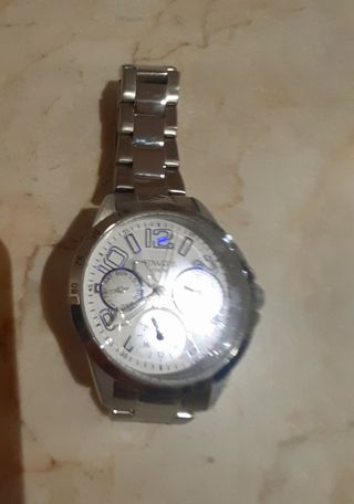 Precioso reloj de pulsera.Unisex