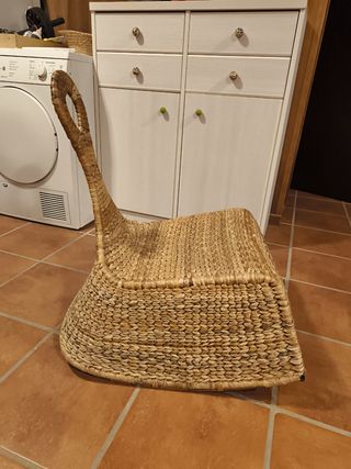 Mecedora mimbre decorativa