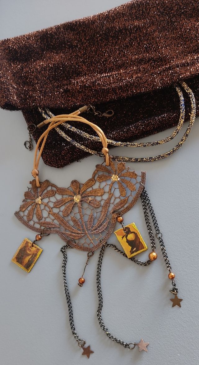 Collar de artesanía