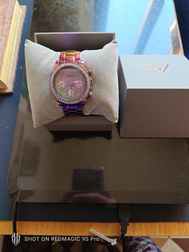 Orologio Guess.