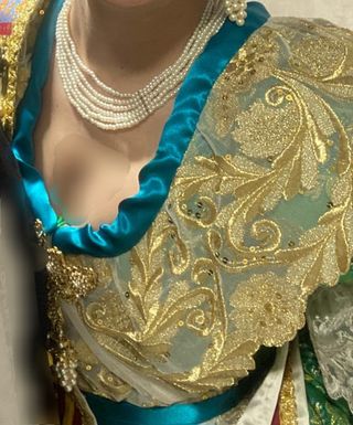 Traje fallera verde,brocatel,con delantal.