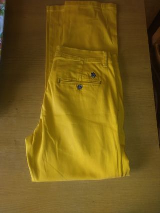 2 pantalones chinos. Talla 42. GPA