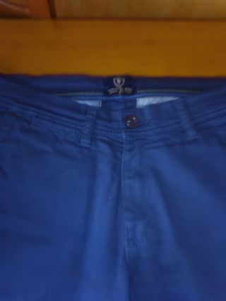 2 pantalones chinos. Talla 42. GPA