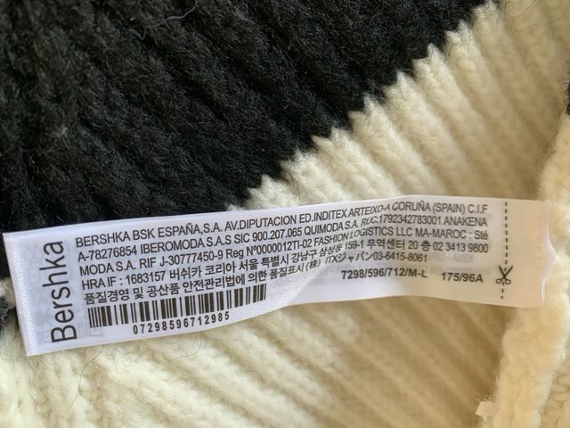 Jersey de Bershka. Talla M/L