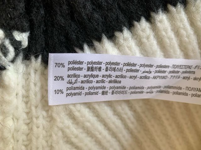 Jersey de Bershka. Talla M/L